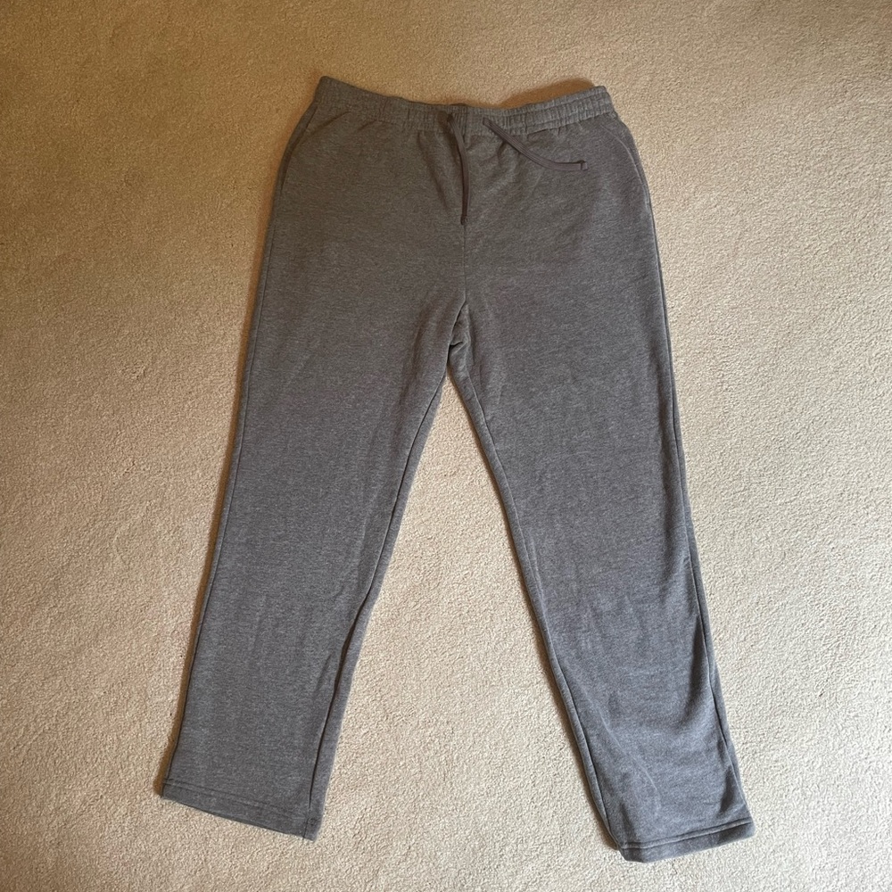 Preowned. TEK gear. Ultra soft fleece.  Grey sweatpants.  Size XL